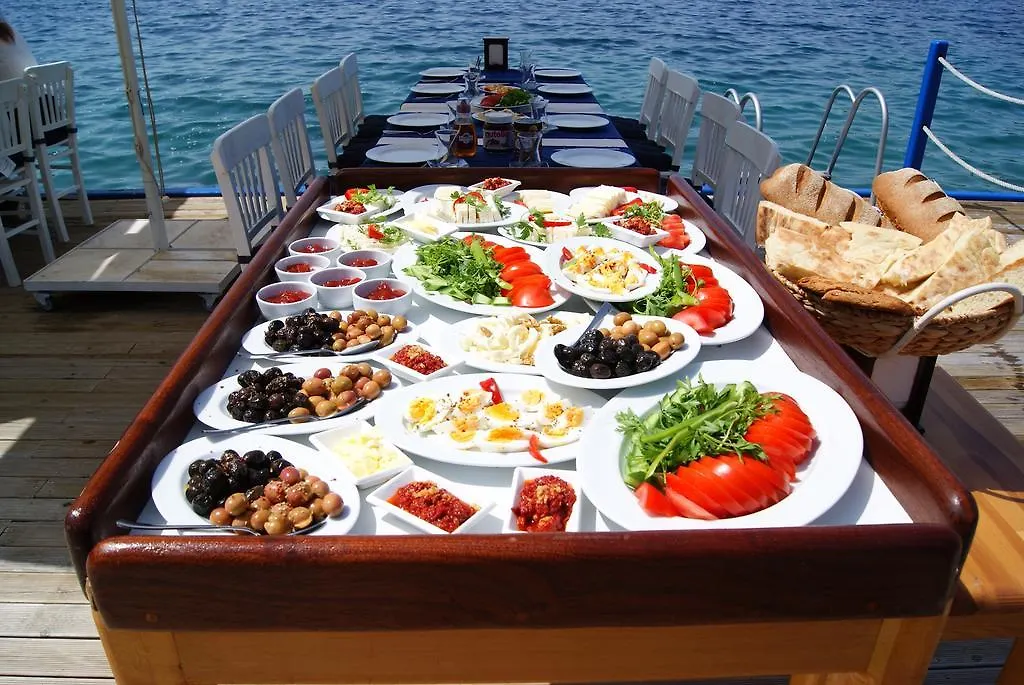Melek Hotels 보즈부른 4*,